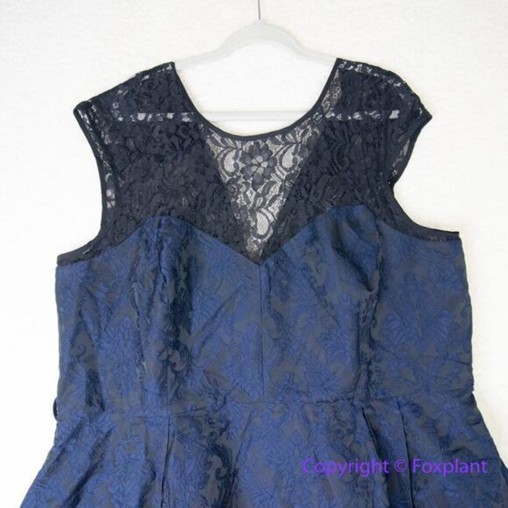 New! City Chic Ornate Dress in black lace and navy jacquard, plus size 24 - Picture 5 of 16